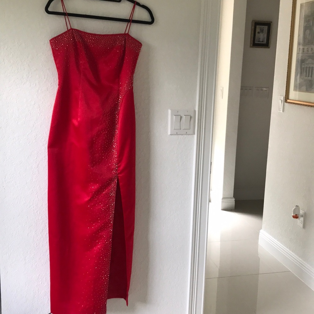 Elegant Morgan and Co. red maxi dress.